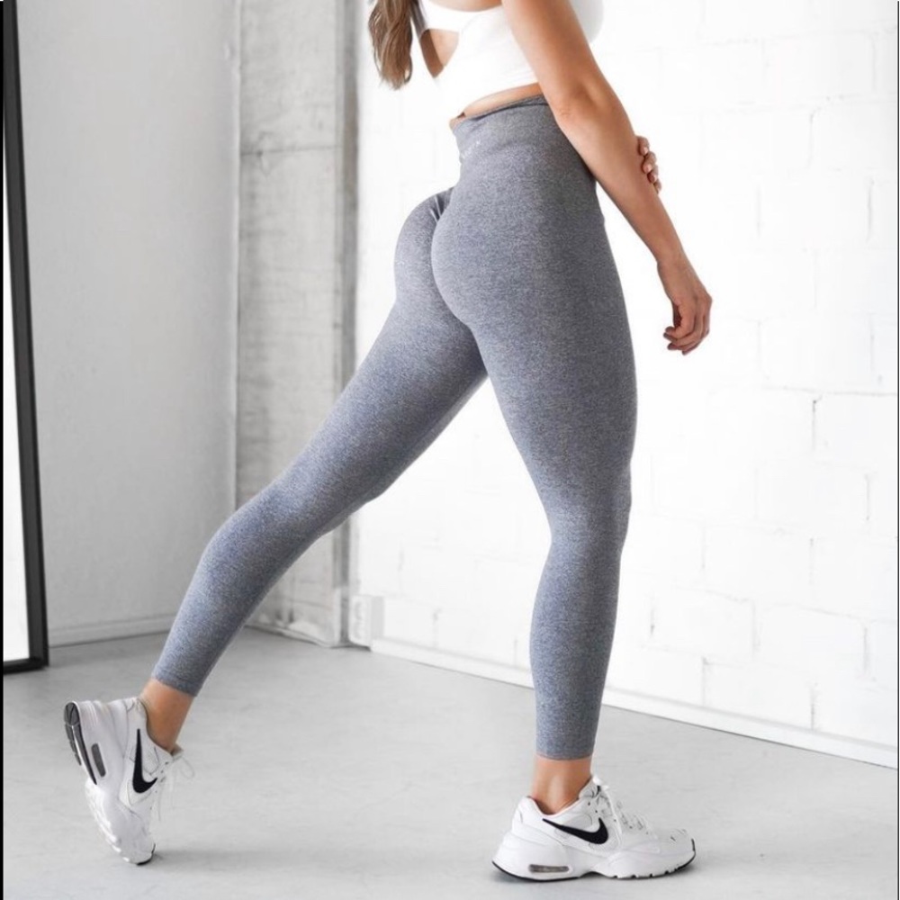 NVGTN SCRUNCH SEAMLESS LEGGINGS